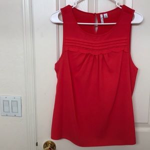 Sleeveless Scalloped ELLE Blouse